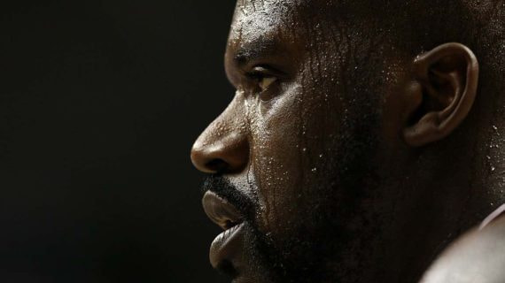 Shaquille O'Neal durante un partido contra los Indiana Pacers.