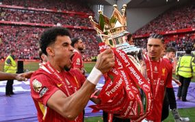 Luis Diaz, celebrando el título de Liga conseguido con el Liverpool esta temporada.