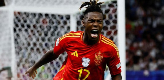 Nico Williams celebra un gol en la Eurocopa.