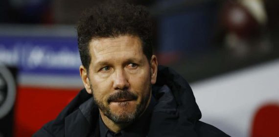 Simeone durante un partido en el Metropolitano.