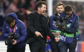 Simeone celebra la victoria en los penaltis ante el Inter.
