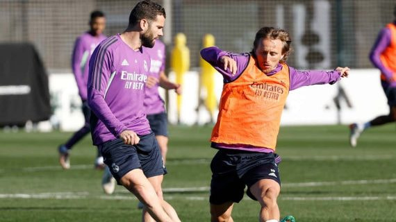 Nacho, junto a Modric en un entrenamiento.