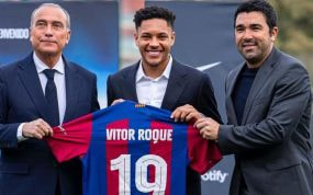 Vitor Roque en su presentación con el FC Barcelona.