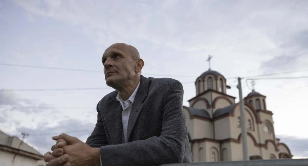 Spasic posa para Relevo en su localidad natal, Kragujevac.