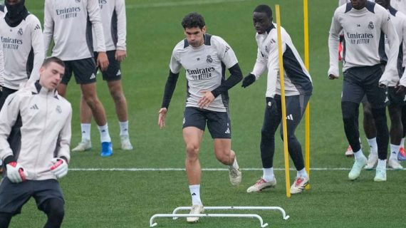 Jesús Vallejo entrenando con el Real Madrid.