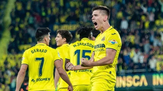 Foyth celebra un gol con el Villarreal.