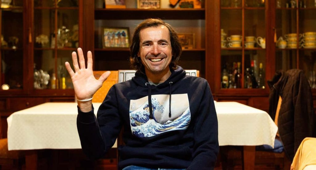 Manolo 'Triki' Beltrán, durante la entrevista con Relevo en su hogar de Jaén.