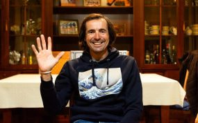 Manolo 'Triki' Beltrán, durante la entrevista con Relevo en su hogar de Jaén.