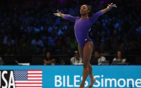 Simone Biles durante su actuación en el Mundial de 2023.