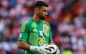 Unai Simón, durante el partido ante Croacia.