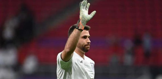 Unai Simón, en un calentamiento de un encuentro del Mundial.
