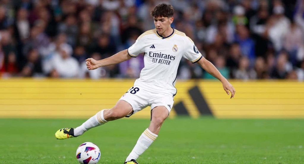 Mario Martín jugando con el primer equipo del Real Madrid esta temporada.