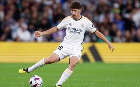 Mario Martín jugando con el primer equipo del Real Madrid esta temporada.
