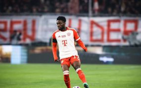 Alphonso Davies, en un partido con el Bayern.