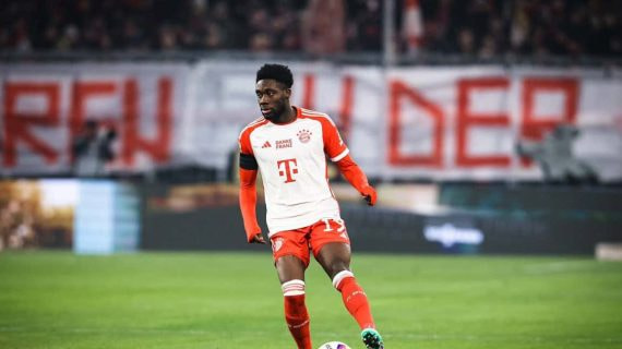 Alphonso Davies, en un partido con el Bayern.