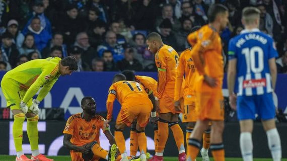 Rüdiger, al caer lesionado contra el Espanyol.