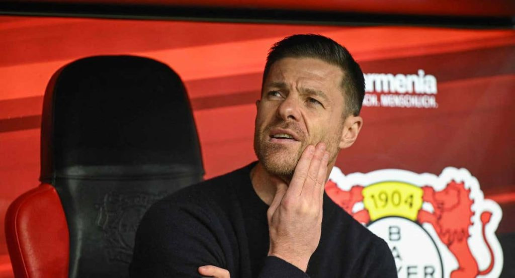 Xabi Alonso, en el banquillo de Bayer Leverkusen.