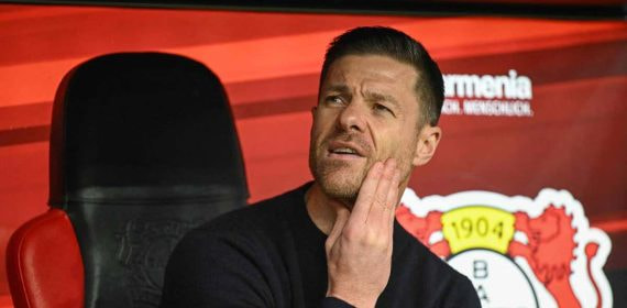 Xabi Alonso, en el banquillo de Bayer Leverkusen.