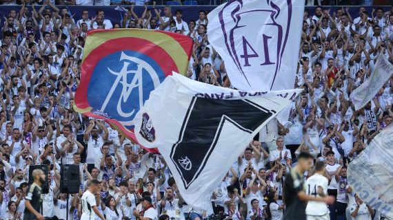En el Real Madrid todavía ondean banderas con el 7 en recuerdo a Juanito.