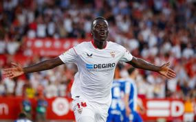 Pape Gueye en su etapa como cedido en el Sevilla.