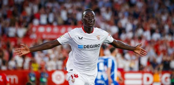 Pape Gueye en su etapa como cedido en el Sevilla.
