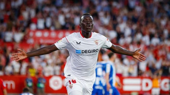 Pape Gueye en su etapa como cedido en el Sevilla.