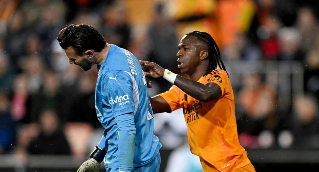 Vinicius y Dimitrievski.