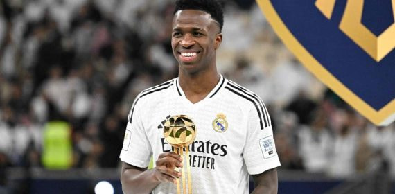 Vinicius, con el premio a mejor jugador de la final Intercontinental.