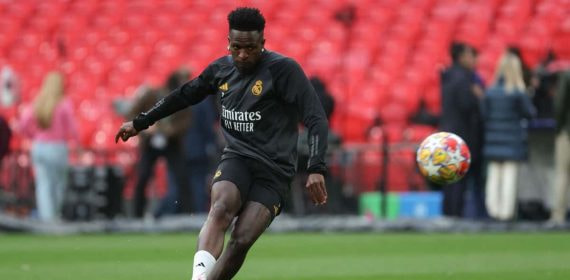 Vinicius, durante el entrenamiento de ayer en Wembley.