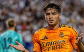 Brahim Díaz celebra un gol con el Real Madrid.