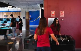 En la Masia viven chicos y chicas que forman parte del formativo azulgrana.