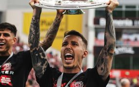Alejandro Grimaldo, con el Leverkusen.