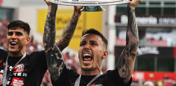 Alejandro Grimaldo, con el Leverkusen.
