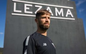 Yeray Álvarez posa para Relevo en las instalaciones de Lezama.