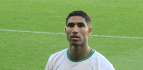 Achraf Hakimi con la camiseta de Marruecos antes de un partido del Mundial 2026