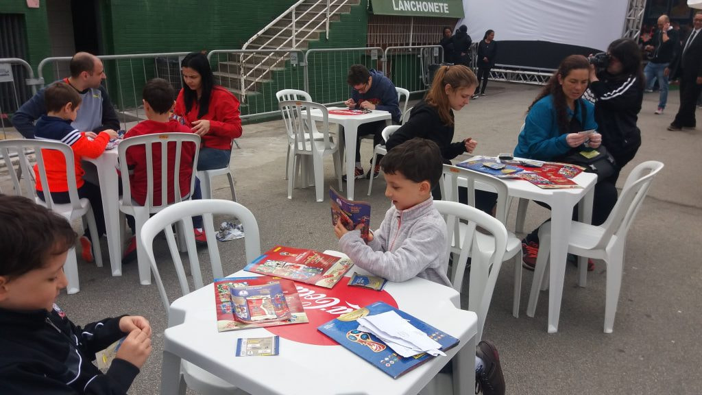 Intercambio de cromos Panini, la colección del Mundial que se imprime antes de las convocatorias
