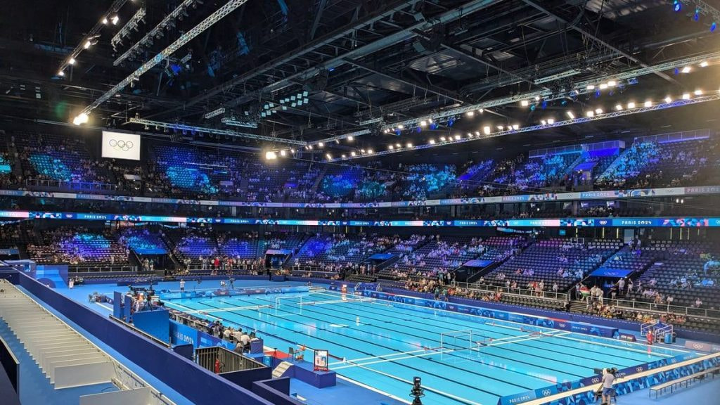 La piscina del Paris La Défense Arena preparada para la competición de waterpolo en París