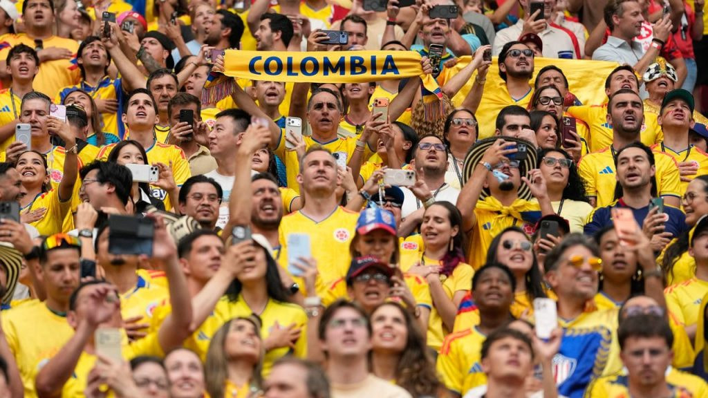 Parte de la afición colombiana durante su partido de octavos de final ante Suiza en el Mundial 2026.