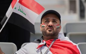 Un aficionado iraquí animando a su selección en el partido ante Senegal disputado en Toronto.