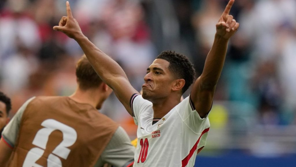 Jude Bellingham celebra el sexto gol de Inglaterra ante Francia en el partido por el tercer y cuarto puesto del Mundial 2026.