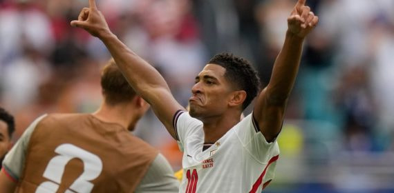Jude Bellingham celebra el sexto gol de Inglaterra ante Francia en el partido por el tercer y cuarto puesto del Mundial 2026.