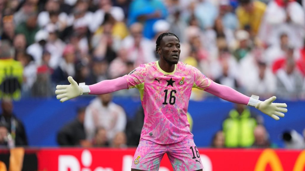 El portero de Ghana, Benjamin Asare, durante el partido ante Inglaterra de la primera fase del Mundial 2026.