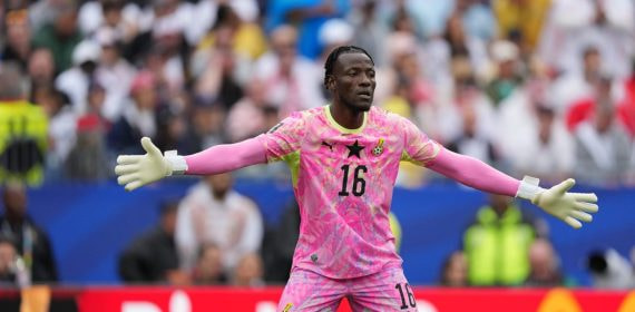 El portero de Ghana, Benjamin Asare, durante el partido ante Inglaterra de la primera fase del Mundial 2026.