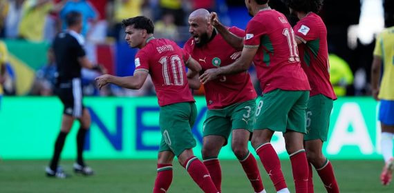 Brahim Díaz celebra junto a sus compañeros de Marruecos en el Mundial 2026.
