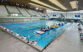 Interior del Centro Acuático Olímpico de Saint-Denis, sede de la natación artística en los Juegos de París