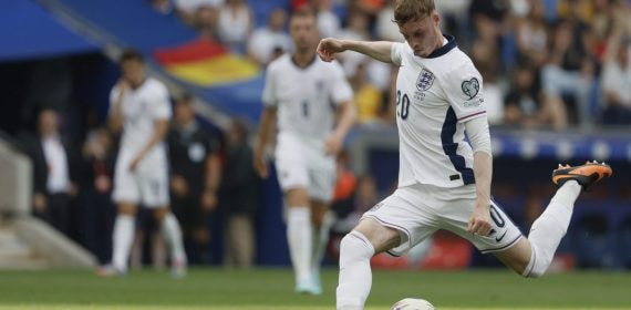 Cole Palmer, en acción en un partido entre Inglaterra y Andorra en 2025.