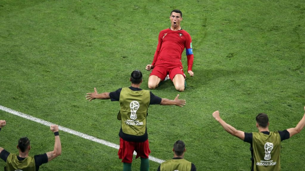 Crisitano Ronaldo celebra uno de sus tres goles a España durante la fase de grupos del Mundial de Rusia 2018.