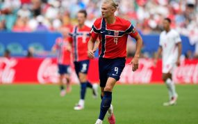 Erling Haaland corre a la carrera durante los cuartos de final del Mundial 2026 entre Noruega e Inglaterra