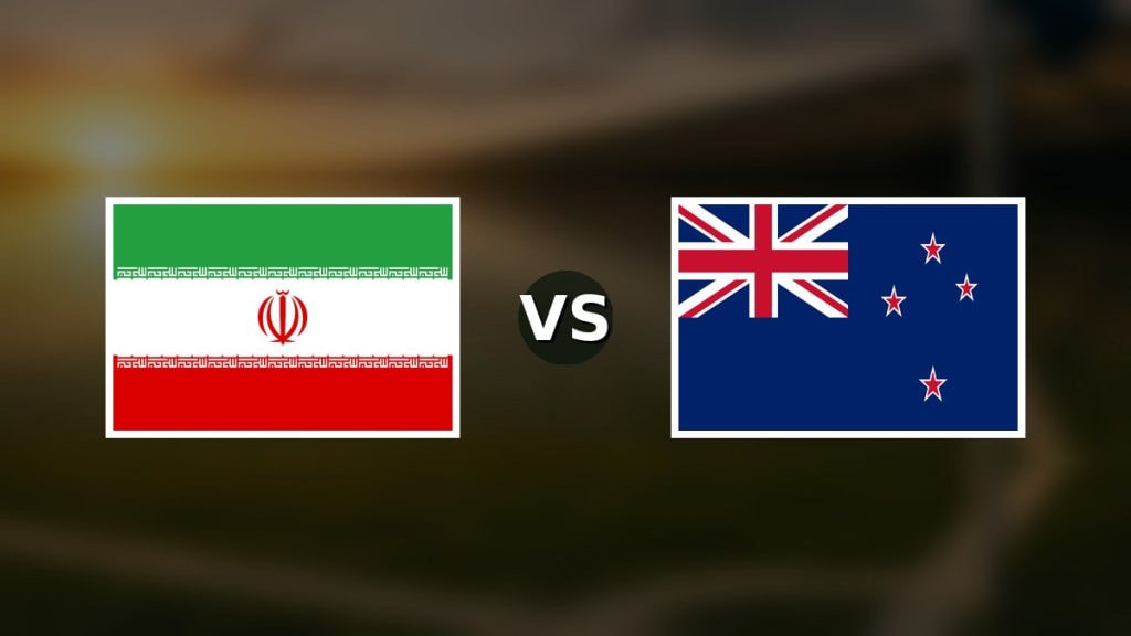 Banderas de Irán y Nueva Zelanda enfrentadas sobre un campo de fútbol difuminado, pronóstico del Mundial 2026