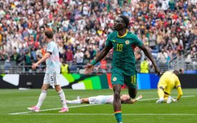 Ismaila Sarr celebra el segundo gol de Senegal ante Bélgica en el partido de dieciseisavos de final del Mundial 2026.